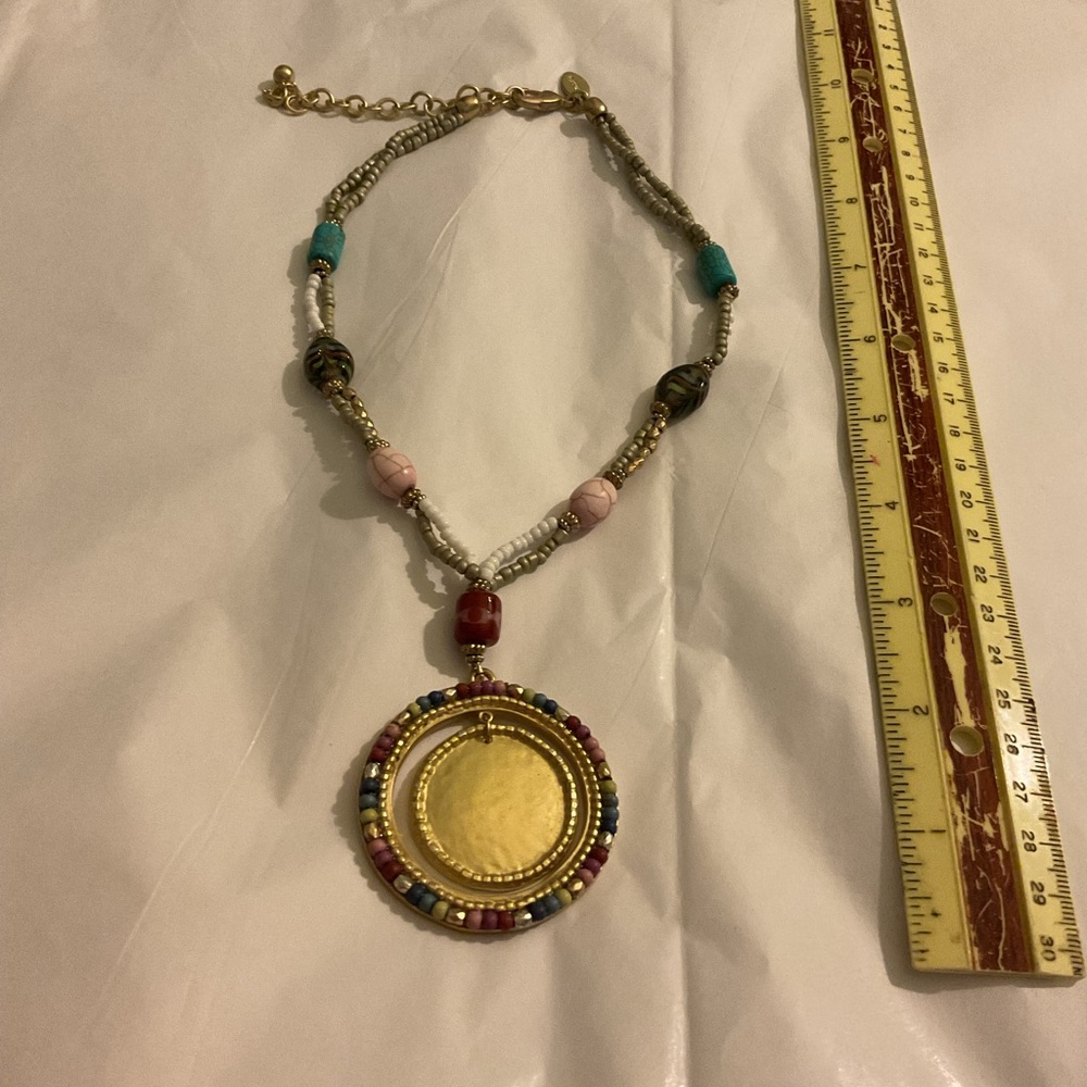 🤑🤑🤑 5 FOR $35 🤑🤑🤑 Chico’s beaded necklace green, tan and gold